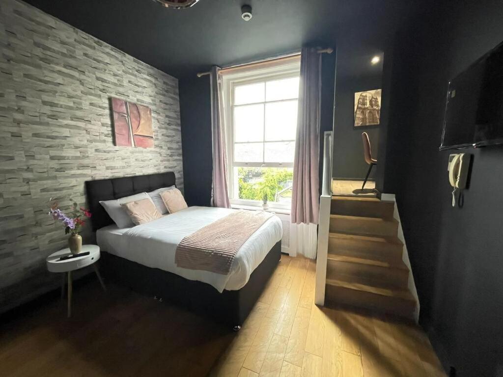 Portobello Road Artistic Studios 'Budget' Лондон Номер фото