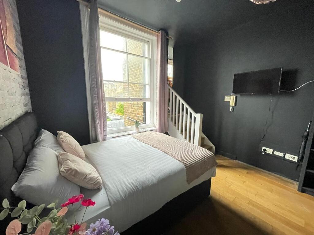 Portobello Road Artistic Studios 'Budget' Лондон Номер фото