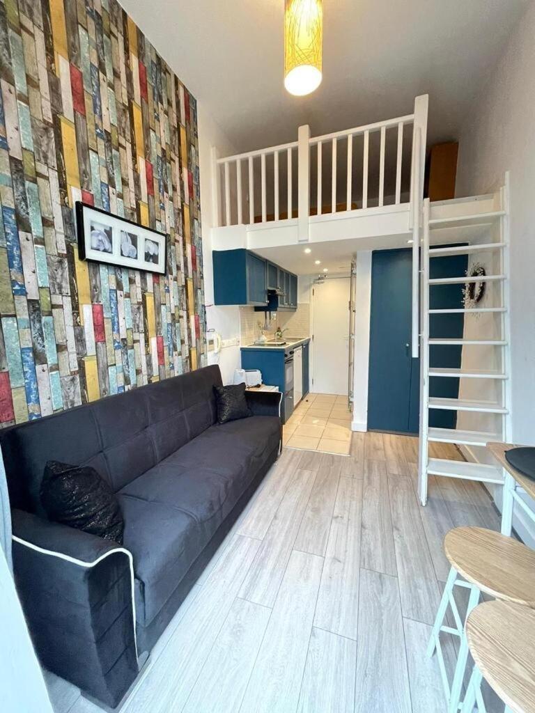 Portobello Road Artistic Studios 'Budget' Лондон Номер фото