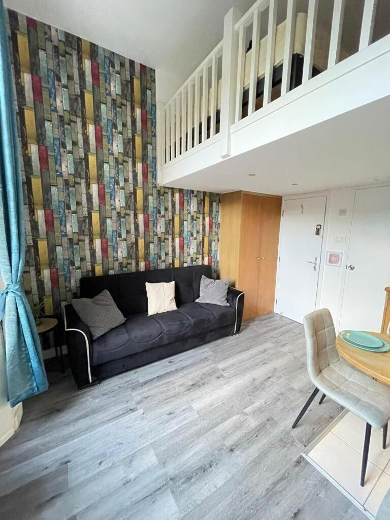 Portobello Road Artistic Studios 'Budget' Лондон Номер фото