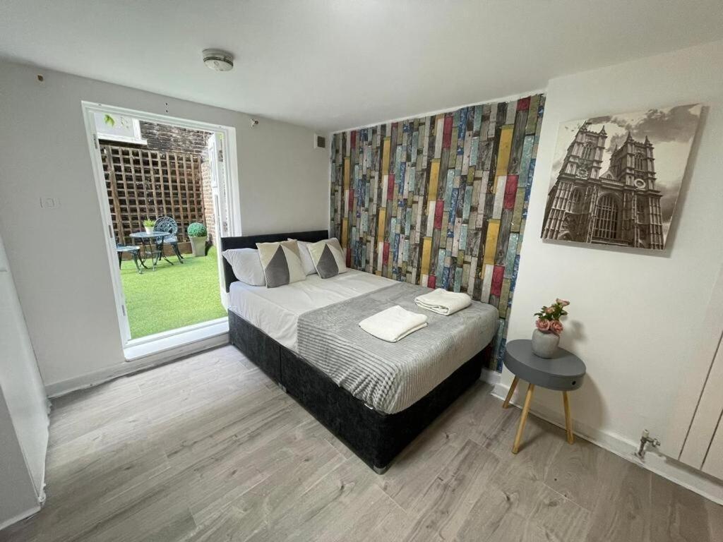 Portobello Road Artistic Studios 'Budget' Лондон Номер фото