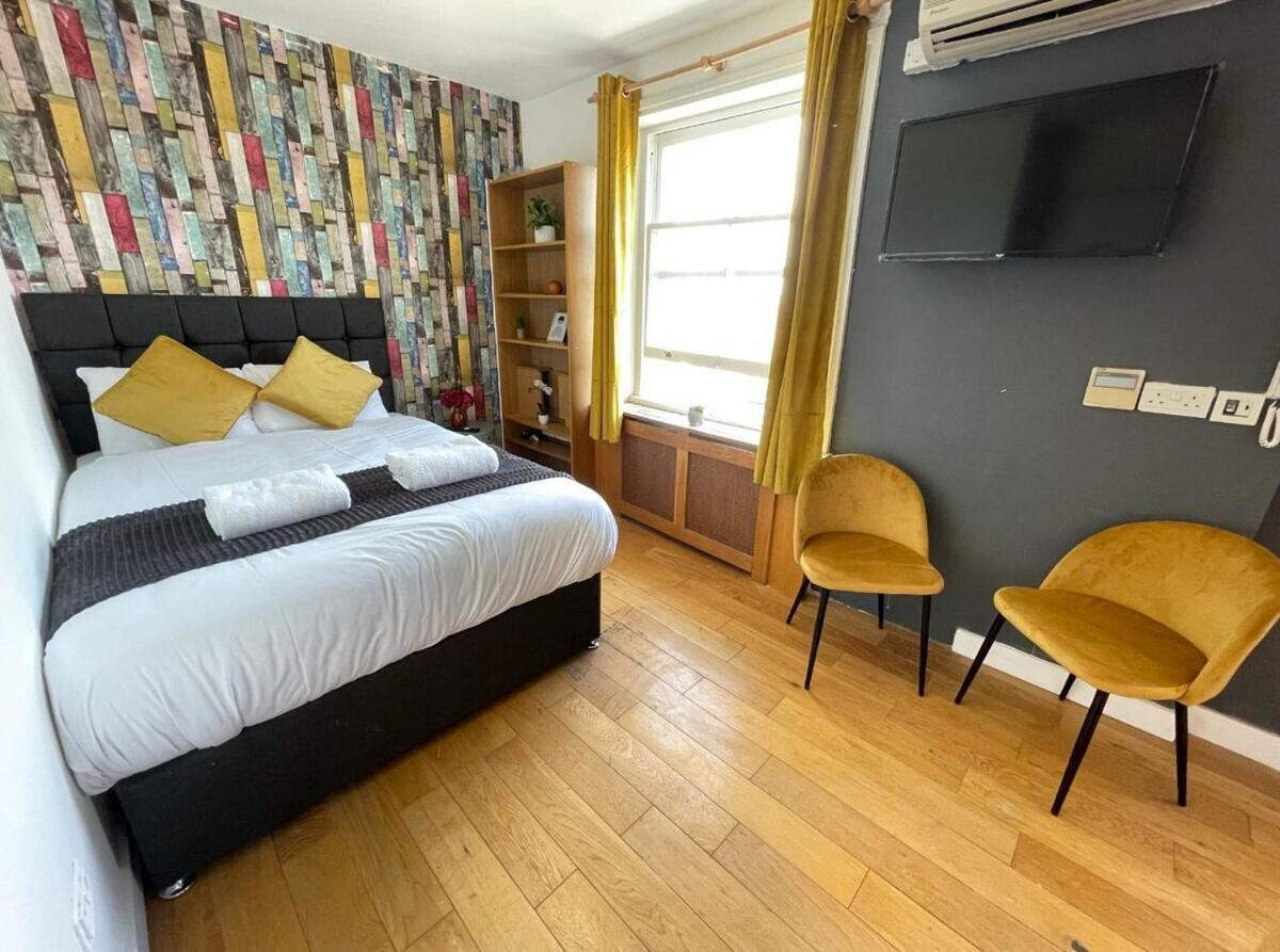 Portobello Road Artistic Studios 'Budget' Лондон Номер фото
